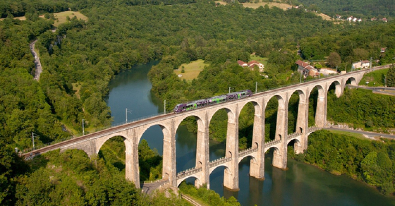 World's most. Виадук СИЗ-Болозон (Франция). Виадук СИЗ-Болозон (cize–Bolozon Viaduct), СИЗ (cize), Франция. Подгорица виадук\. Старый виадук Франция бре.