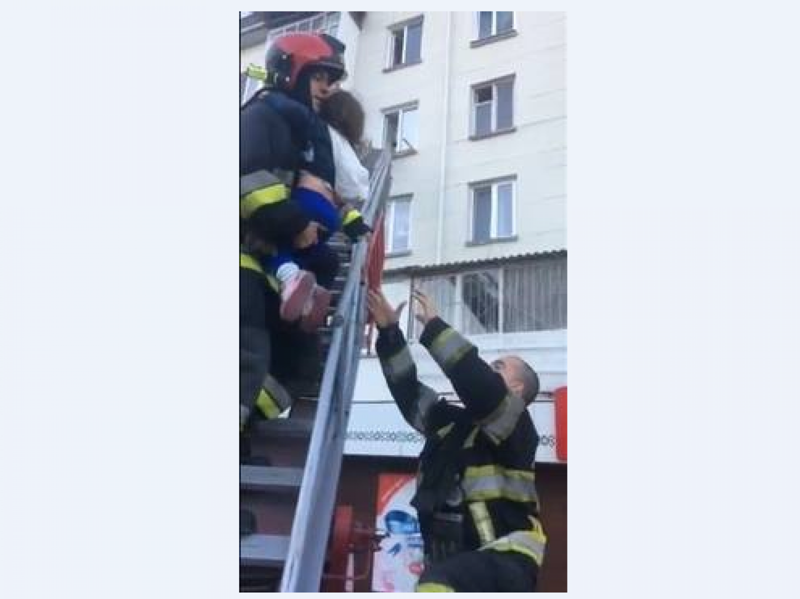 Noi detalii în cazul fetiței de patru ani, lăsată fără supraveghere într-un apartament din sectorul Botanica al capitalei