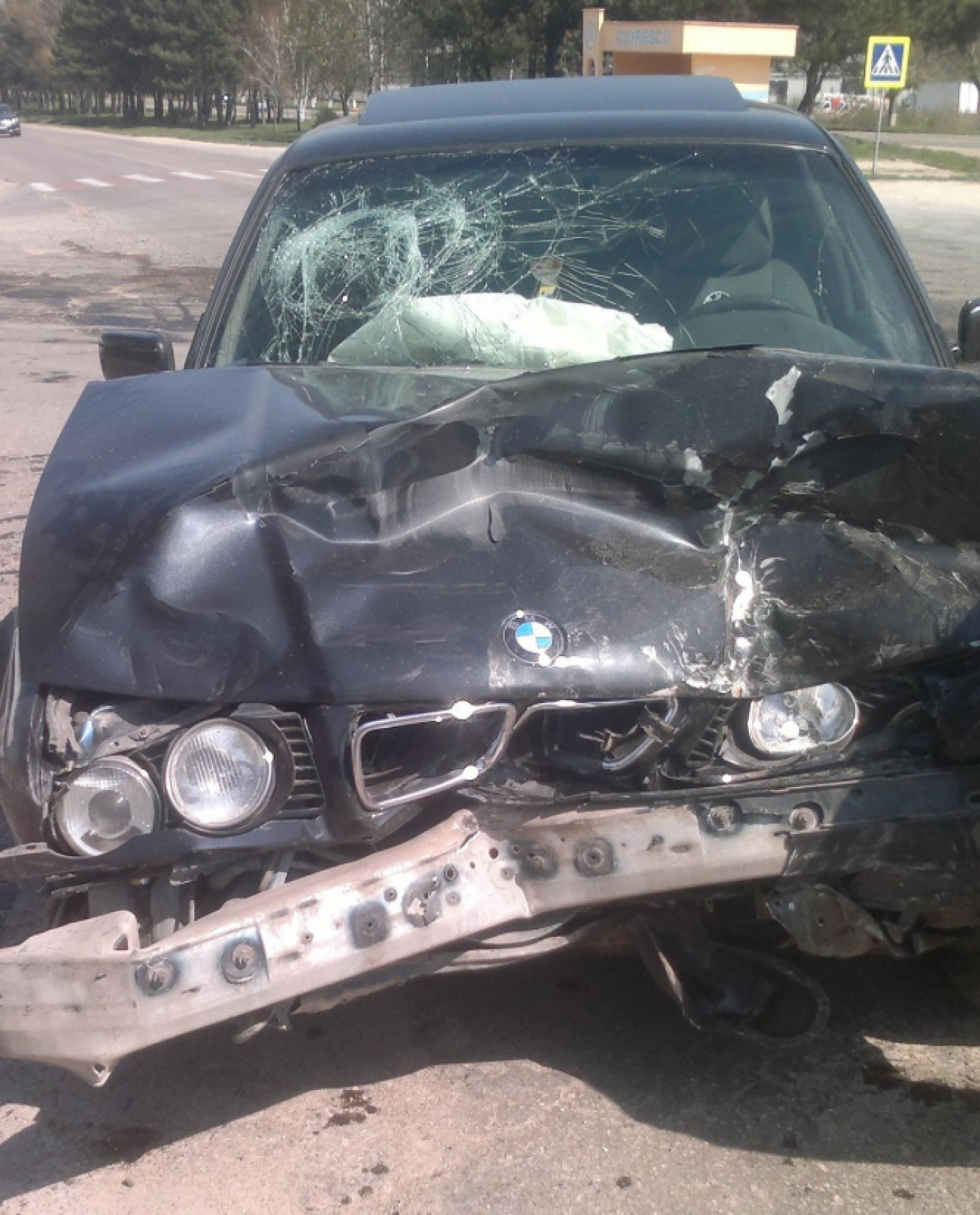 Trei persoane, transportate la spital în urma unui accident la ieșirea din satul Ciorescu