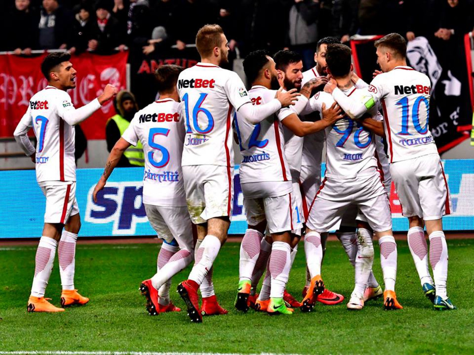 (video) Dinamo București 2-2 FCSB: Echipa Lui Nicolae Dică A Revenit în ...