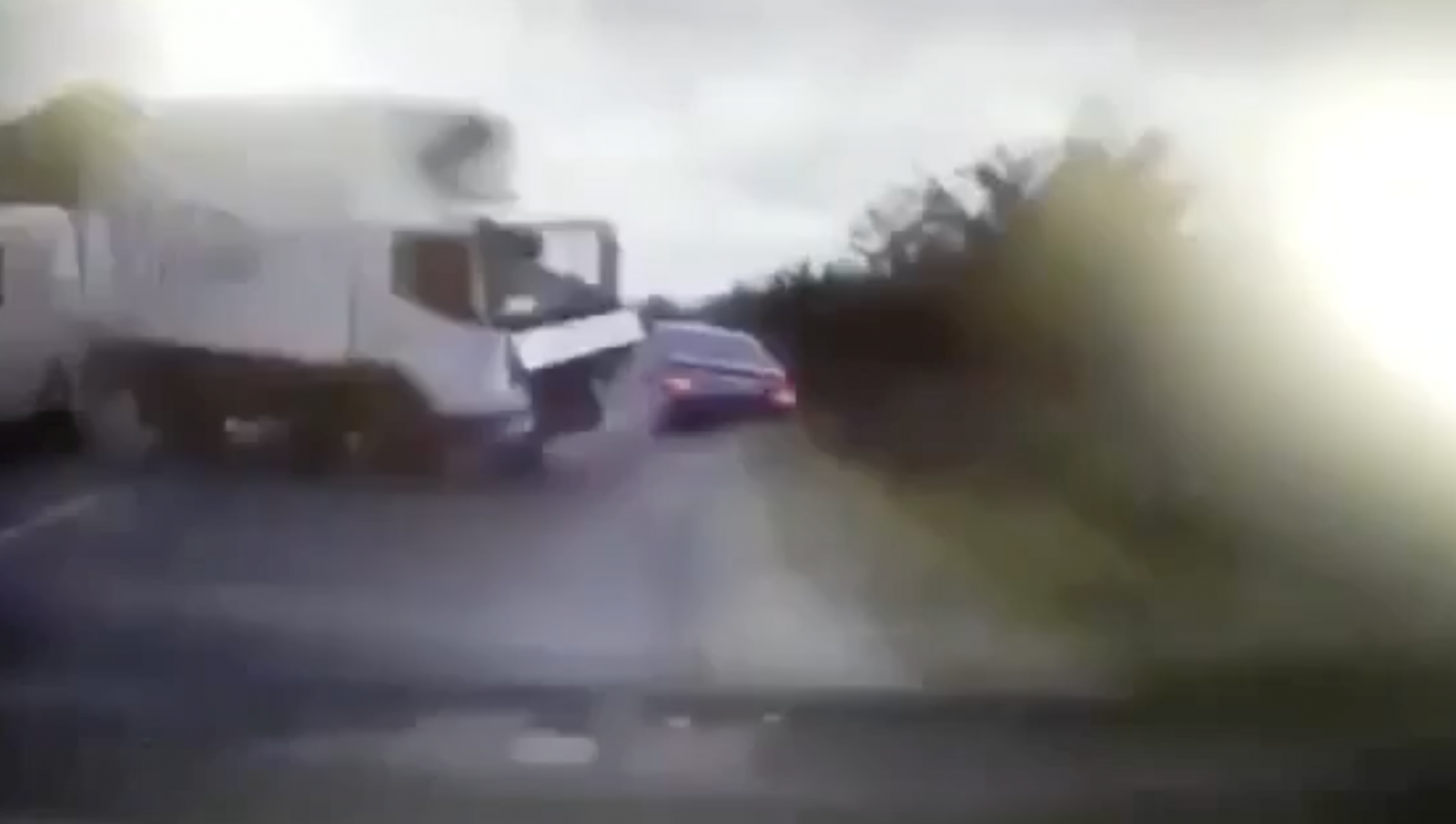 (video) Straniul accident prezidențial: Imagini cu momentul impactului mașinei în care se afla Igor Dodon